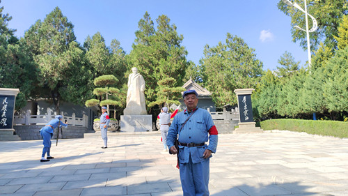 1728452014134229.jpg 2024年9月23日 陕西省延安市志丹县城北的炮楼山和瓦窑山之间的山坡上,刘志丹烈士陵园雕塑_副本.jpg