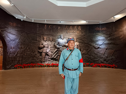 1728452210164545.jpg 2024年9月23日 陕西省延安市志丹县城北的炮楼山和瓦窑山之间的山坡上,刘志丹革命事迹陈列馆雕塑_副本.jpg