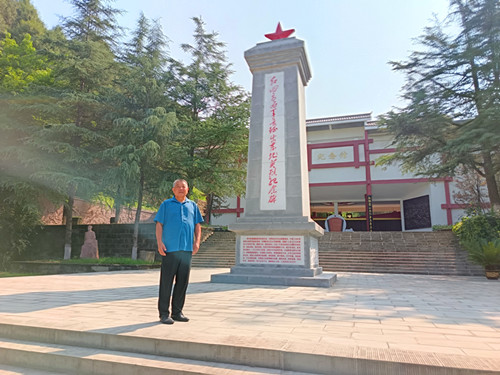 2025年7月15日四川省广元市苍溪县城东南3公里处陵江镇红军村红四方面军长征出发地英烈纪念碑_副本.jpg