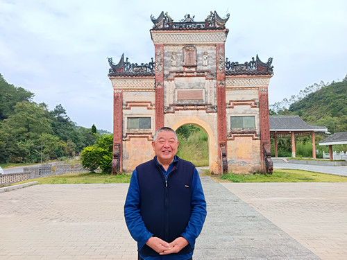 2025年10月29日 广西壮族自治区梧州市岑溪市水汶镇南禄村莲塘坳（207国道旁），五世衍祥牌坊_副本.jpg